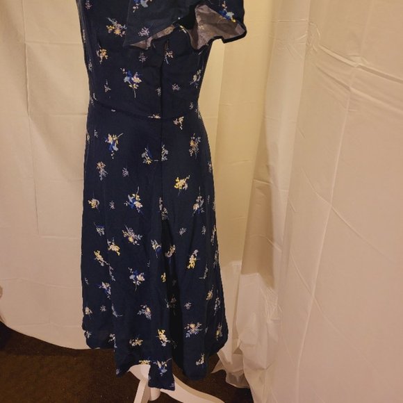 Simply Styled Navy Blue Floral V-Neck Flutter Sleeve Dress 6 - Picture 9 of 13